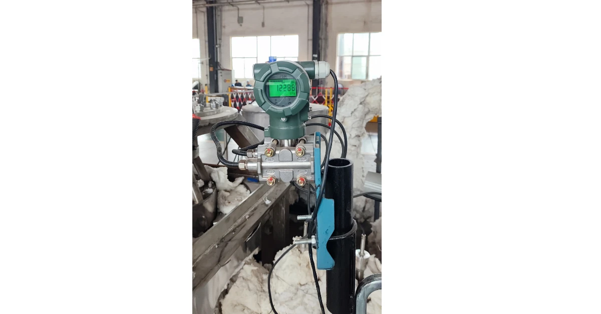 Challenges of molten level monitoring in high-temperature molten material environments